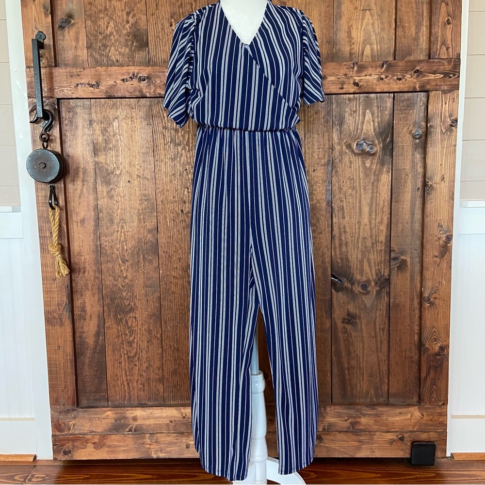 Coastal Preppy Jumpsuit Women’s Navy and White Striped Sz S